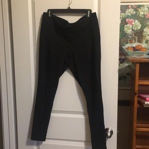 Black leggings in cottony stretch material